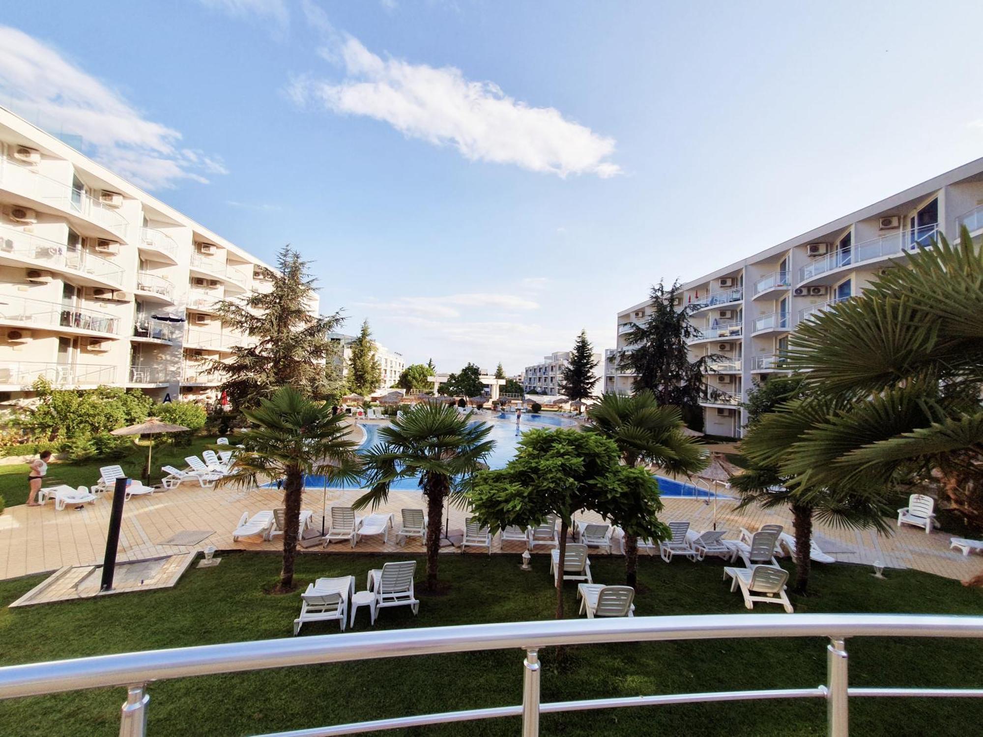 Elena'S Lux Aparthotel - Town & Sea View - Atlantis Spa Sarafovo Exterior photo