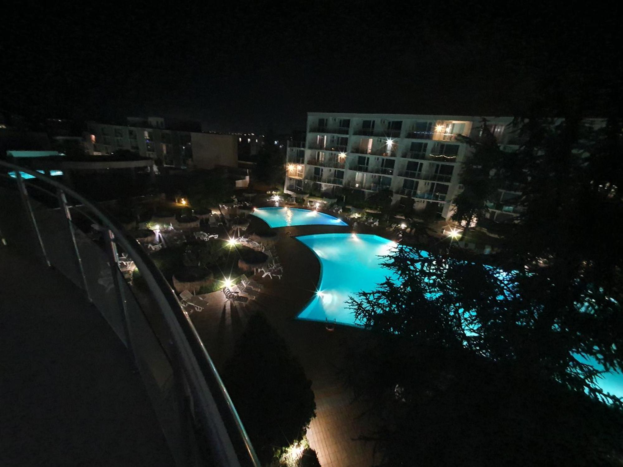 Elena'S Lux Aparthotel - Town & Sea View - Atlantis Spa Sarafovo Exterior photo