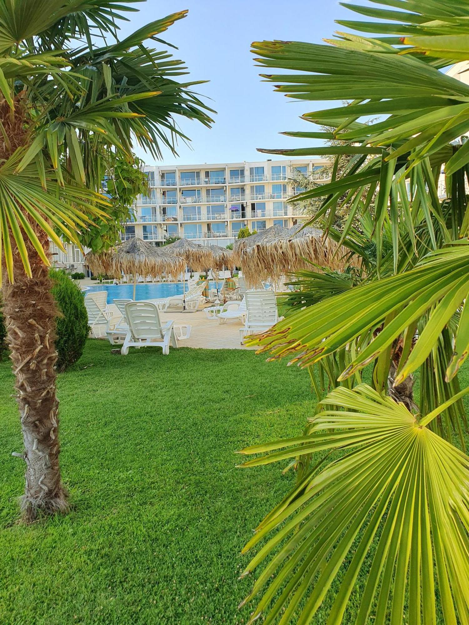 Elena'S Lux Aparthotel - Town & Sea View - Atlantis Spa Sarafovo Exterior photo