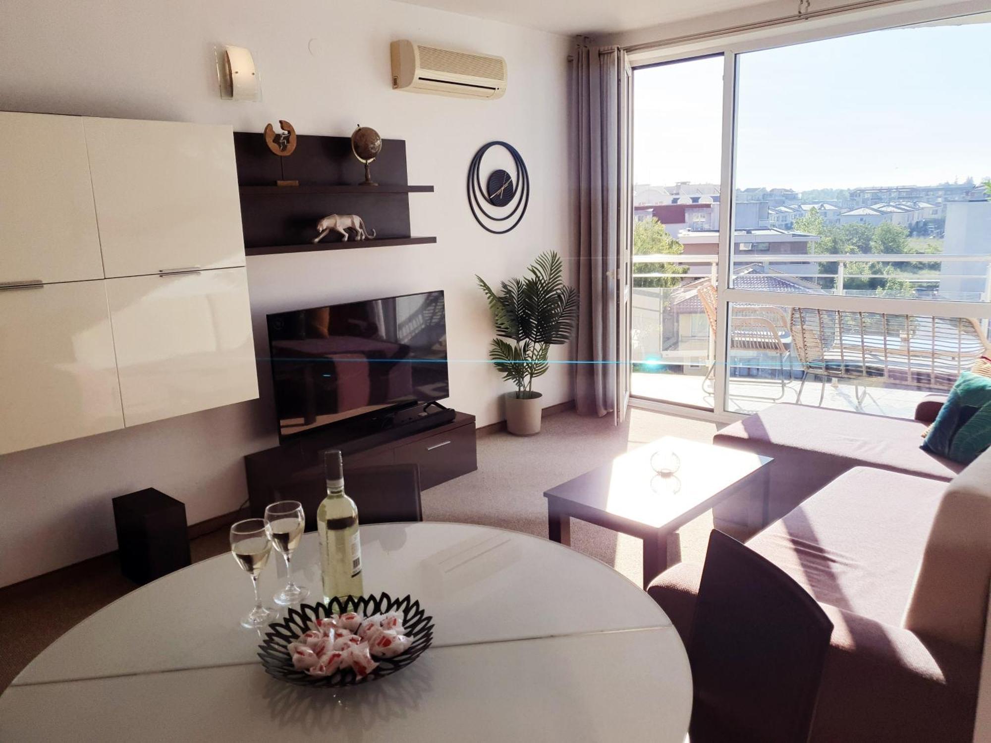 Elena'S Lux Aparthotel - Town & Sea View - Atlantis Spa Sarafovo Exterior photo